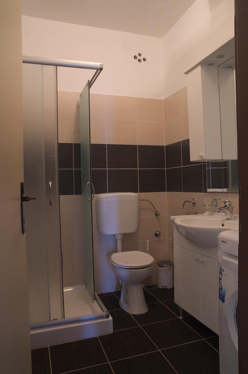 Fei Fei Apartments Рачишче Экстерьер фото
