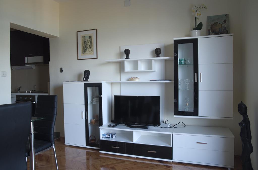 Fei Fei Apartments Рачишче Экстерьер фото